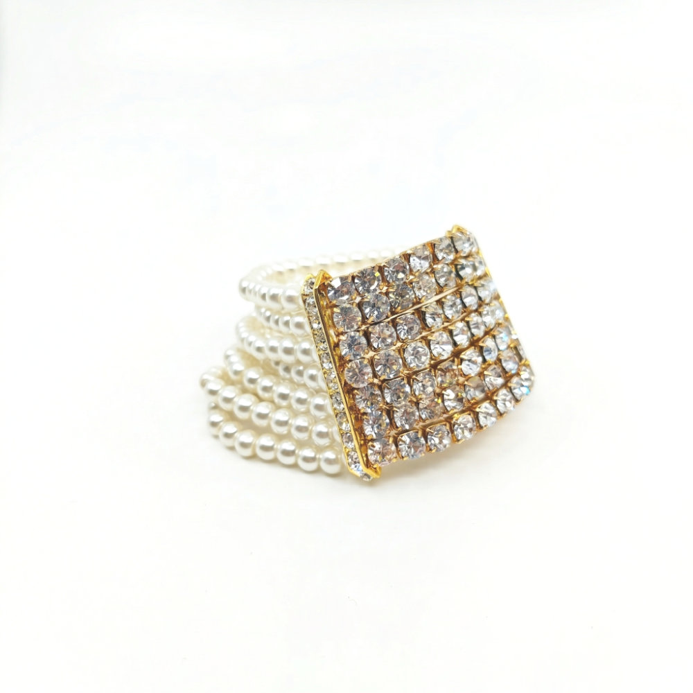 [BAHF002] Pearl & Rhinestone Statement Bracelet