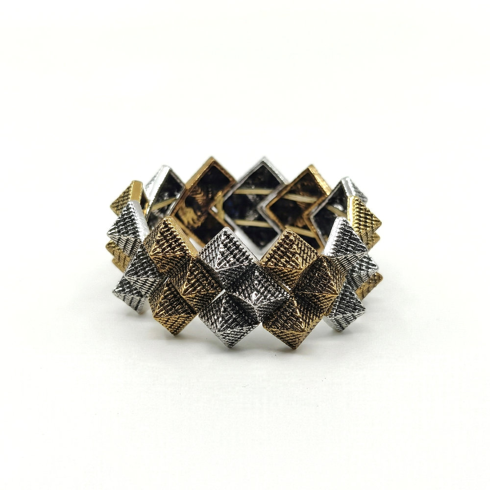 [BAHF003] Two-Tone Pyramid Stud Bracelet